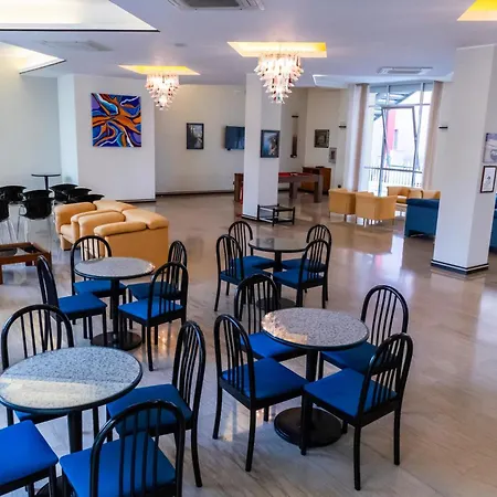 普里斯登酒店 酒店