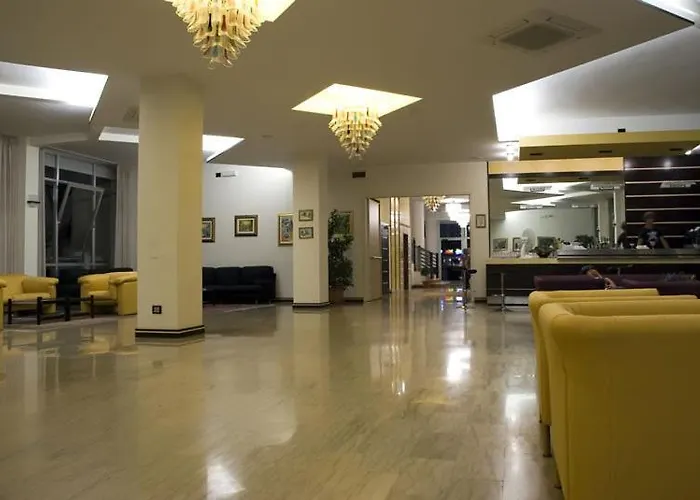 酒店 President 阿尔巴·阿德里亚蒂卡